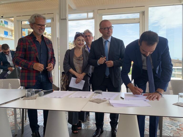 Messina – Siglato il protocollo per la biennale dello Stretto