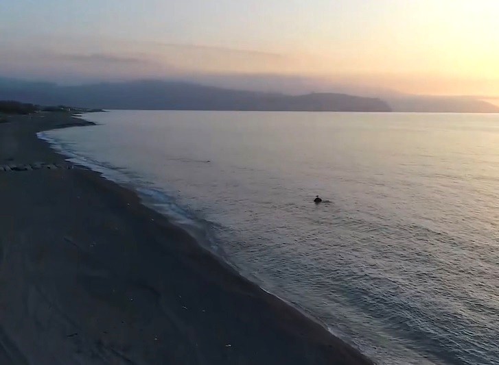 Terme Vigliatore: morto in mare un ottantunenne a causa di un malore