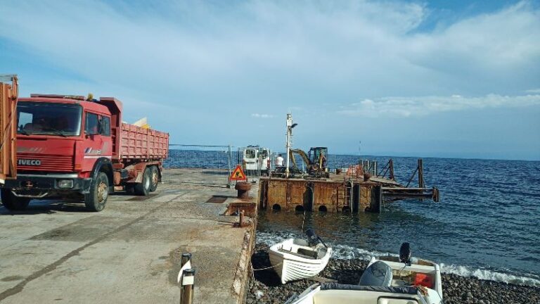 Alicudi: partiti i lavori di manutenzione del porto