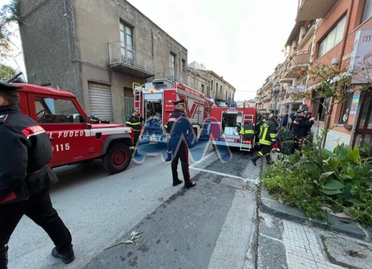 San Fratello, paura in centro. Rogo in un bar