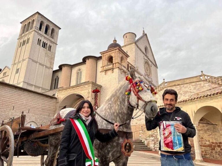 Da Bagheria ad Assisi con il carretto siciliano, Nino Buttitta è arrivato a destinazione