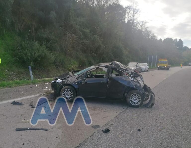 A/20, incidente autonomo tra Sant’Agata Militello e Rocca di Capri Leone, lievi ferite per il conducente di un’auto