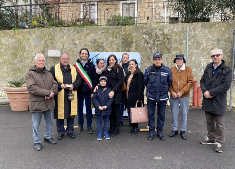 Caronia – Inaugurata la prima “Casa dell’acqua”. Soddisfatto il sindaco Cuffari: “Aiutiamo l’ambiente”