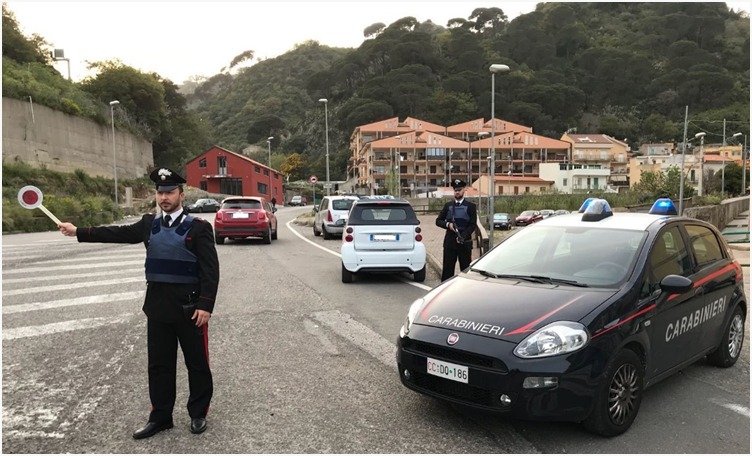 Messina: spacciano in casa. 4 persone arrestate dai Carabinieri