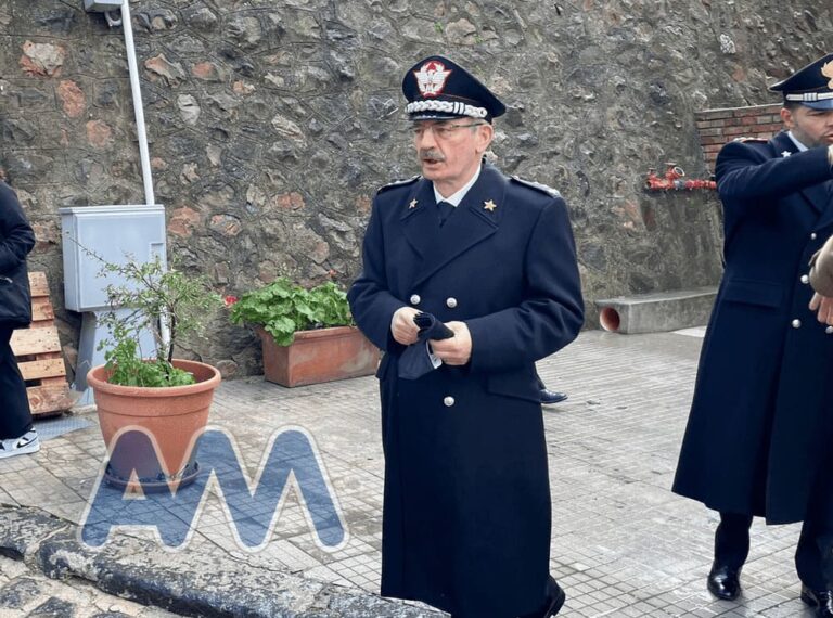 Santo Stefano di Camastra, il generale del ROS Angelosanto incontra gli studenti