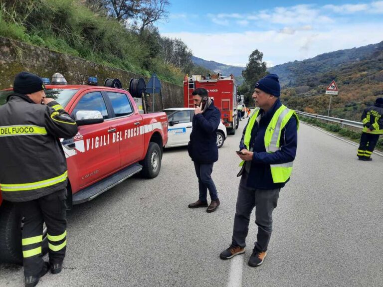 Galati Mamertino, fuga di gas sulla strada “Paratore”. Scatta la chiusura al traffico