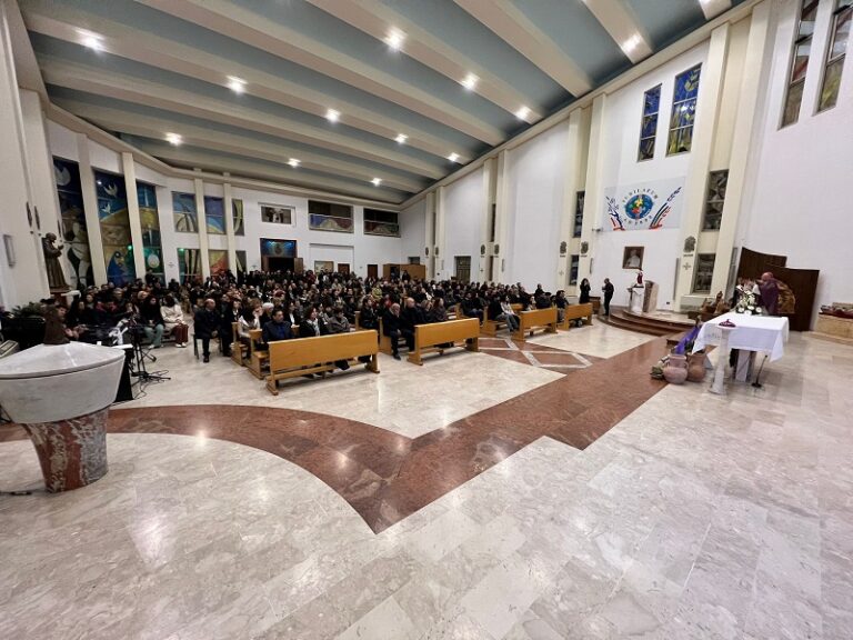 Rocca di Capri Leone: l’incontro “E’ l’amore che ci rende forte” per i fidanzati della Diocesi di Patti