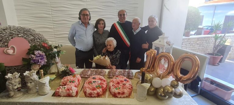 Capo d’Orlando – Grande festa per i 100 anni di Nonna Fina