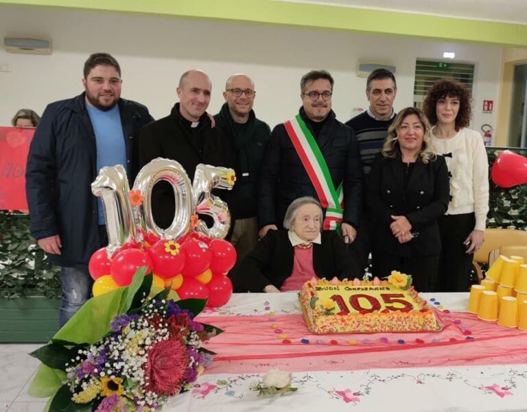 Sinagra in festa per i 105 anni della signora Mercedes Boccalon