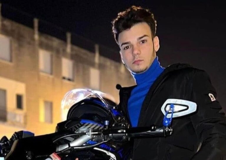 Barcellona Pozzo di Gotto piange la scomparsa del 23enne Filippo Milone, vittima di incidente in moto