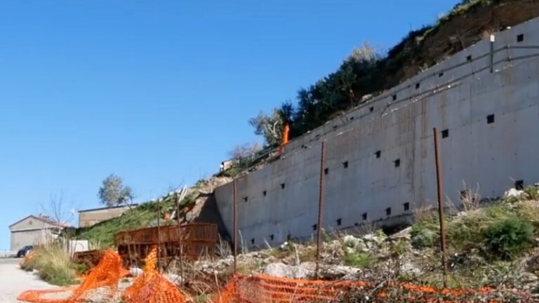 San Marco d’Alunzio, cantiere sospeso, il sit in organizzato dalla Fillea Cgil