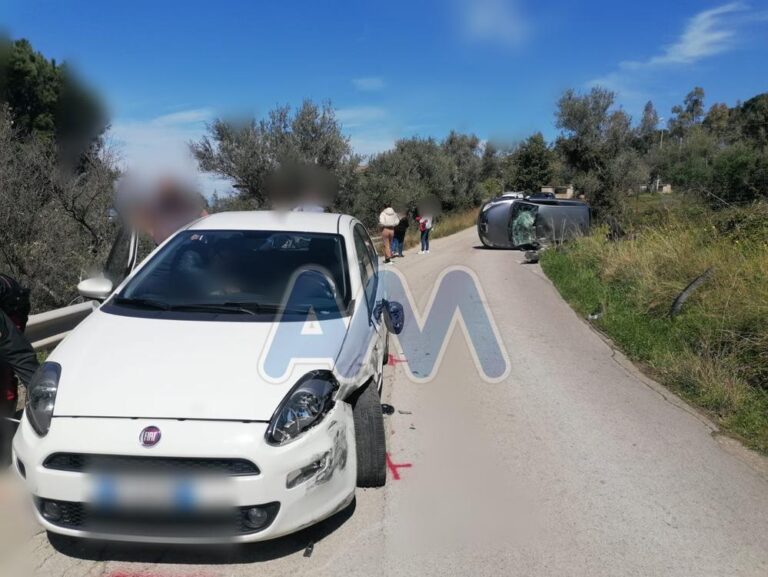 Sant’Agata Militello, scontro tra due auto in contrada Pairó. Due feriti