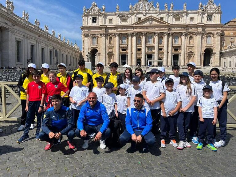 Udienza Papale quest’oggi per i Circoli Tennis di Brolo e Rocca di Capri Leone