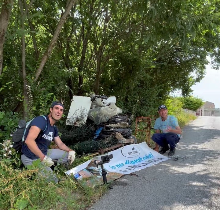 Patti, Maurizio Prisutto continua a ripulire Mongiove dai rifiuti. Va avanti ad oltranza la sua “missione” ambientalista