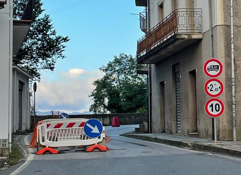 Chiusa ai mezzi pesanti la strada statale 116 tra i territori di Naso e Castell’Umberto