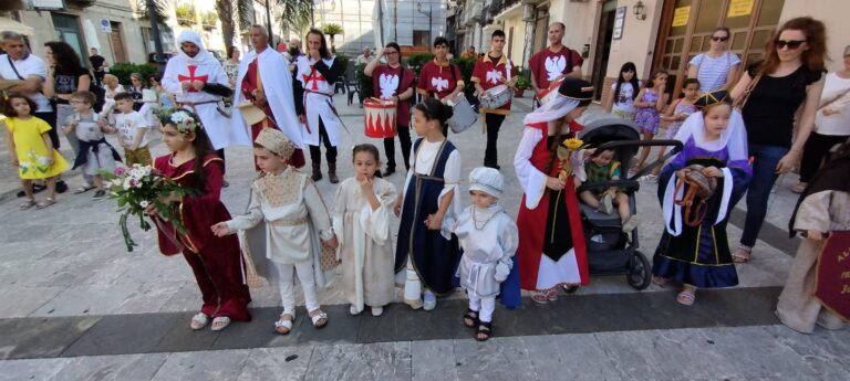 Santa Lucia del Mela: Corteo Storico di Federico II Junior organizzato dall’Associazione Antiche Torri