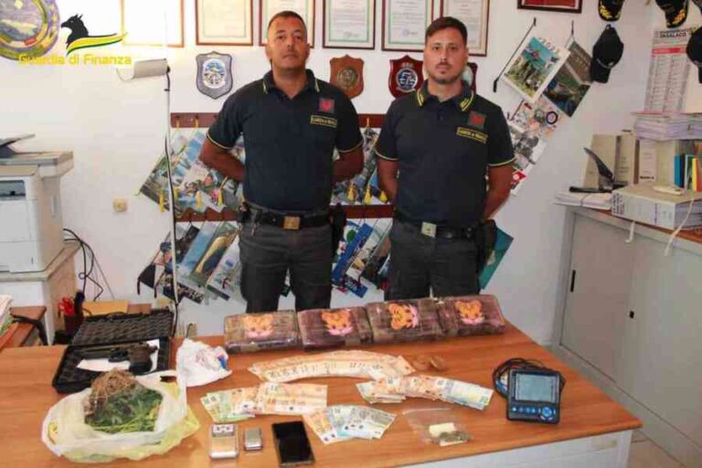 Lampedusa: arrestato presunto spacciatore, sequestrati 4 kg di cocaina