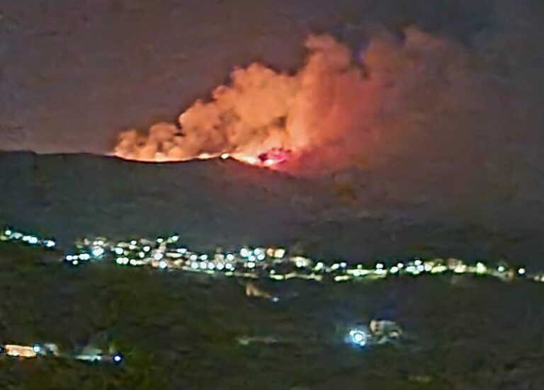 Gioiosa Marea: fuoco sul monte di Gioiosa Guardia, canadair in azione