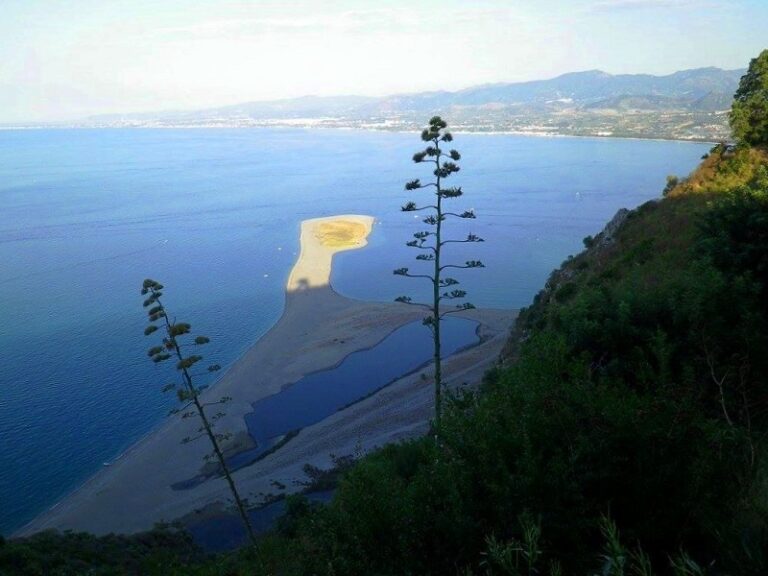 Patti, Italia Nostra Sicilia: “No a “Indiegeno Fest” all’interno della riserva dei laghetti di Marinello!”