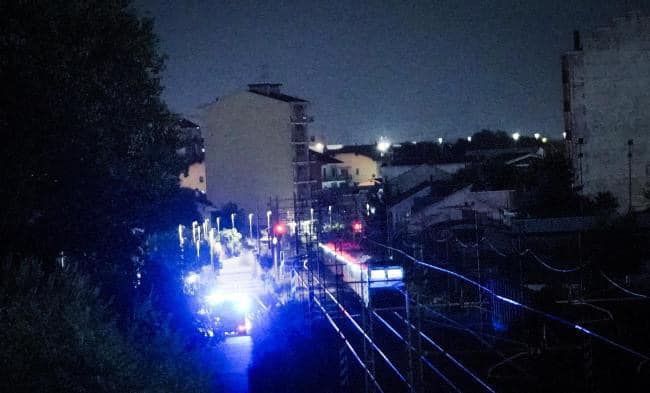 Tragedia a Torino, treno travolge e uccide 5 operai. Tra le vittime un 22enne di Messina e un 53enne di Marsala