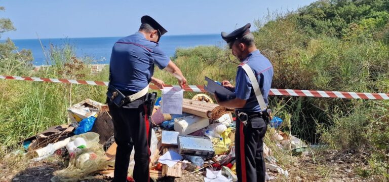 Gioiosa Marea – Discarica abusiva a cielo aperto, denunciati un 53enne e un 38enne