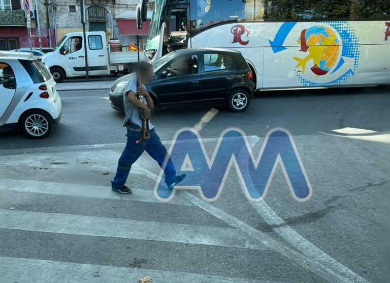 Panico in corso Tukory a Palermo. Uomo con un fucile avvistato in strada. Interviene la Polizia