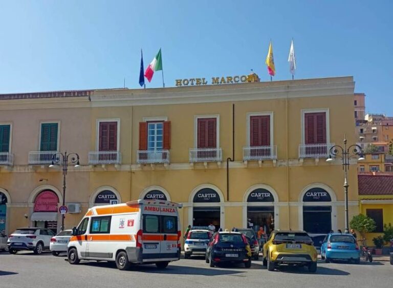 Patti: incidente autonomo in piazza Marconi