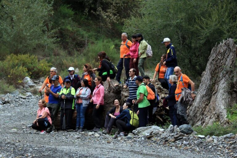 8 km tra flora, fauna e rocce del Vallone Laimo: la passeggiata domenicale dei gruppo “Isotopi del Mela”