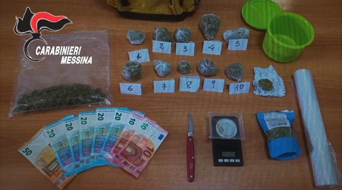 Terme Vigliatore, aveva in casa 80 grammi di marijuana. 55enne arrestato