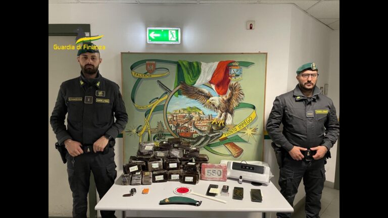 Palermo – Lotta al traffico di droga: 3 arresti. Sequestrati 30 kg di hashish e 1,1 di cocaina