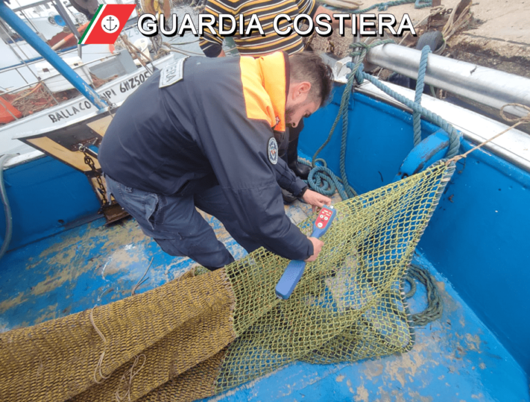 Sant’Agata Militello – Guardia Costiera: sequestrati attrezzi da pesca ed elevate sanzioni per oltre 16.000 euro