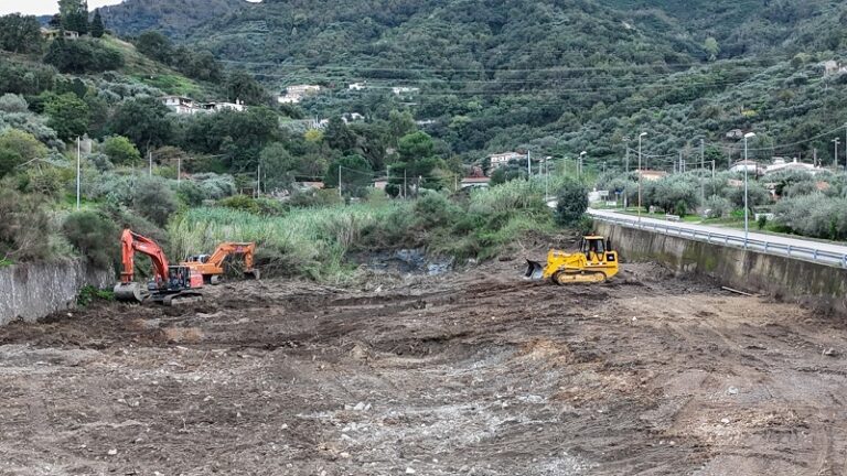 Gioiosa Marea: iniziati i lavori di manutenzione sui torrenti