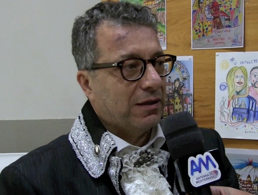 Il Sindaco Matteo Sciotto intervistato durante il Carnevale Luciese 2023