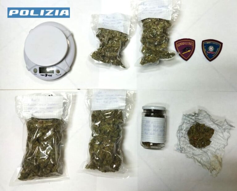 Taormina, quasi mezzo kg di marijuana in camera da letto. Arrestato 36enne