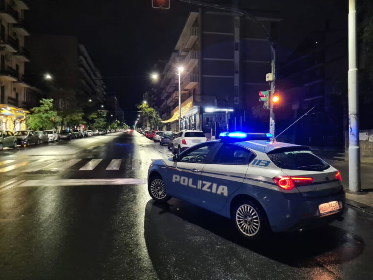 Sorpreso alla guida ubriaco, minaccia i poliziotti. Guai per un 46enne catanese in prova ai servizi sociali