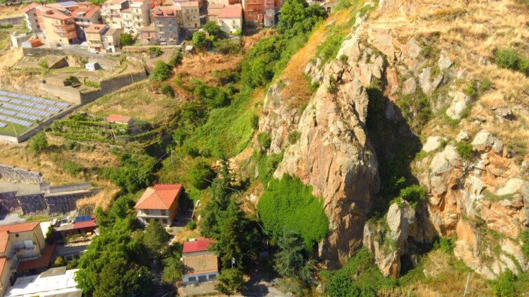 Frane, a Cesarò sarà messa in sicurezza l’area a valle di Rocca Giannina: aggiudicato l’appalto