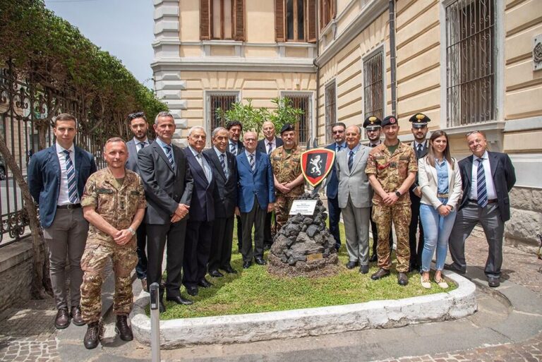 Messina: ex allievi della Nunziatella in visita alla Brigata Aosta