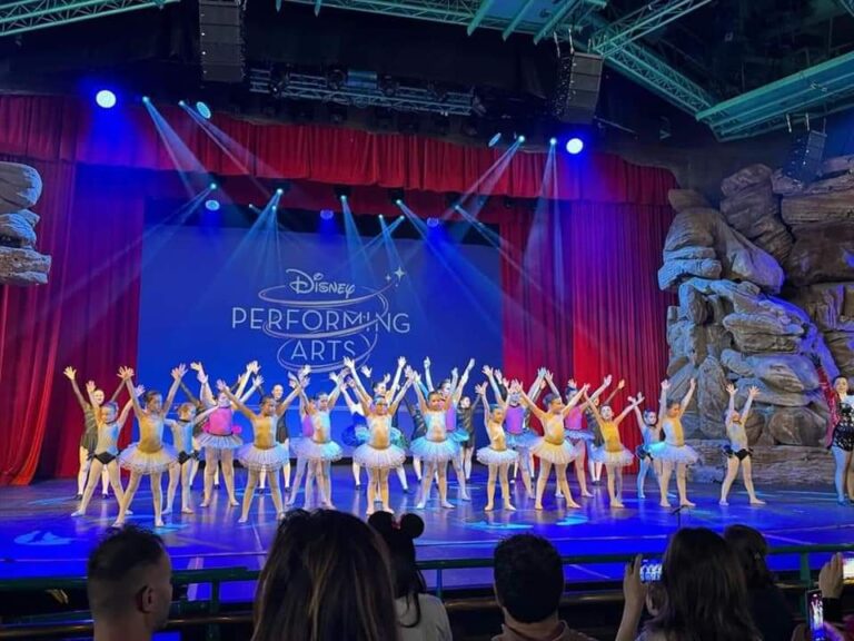 Capo d’Orlando, Spazio Danza emoziona Disneyland con “The Greatest Show” – VIDEO