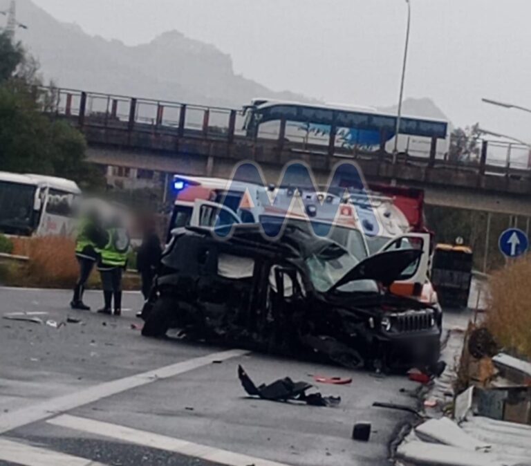 A18, grave incidente stradale nei pressi dello svincolo di Fiumefreddo. Ferita trasportata in elisoccorso al Cannizzaro