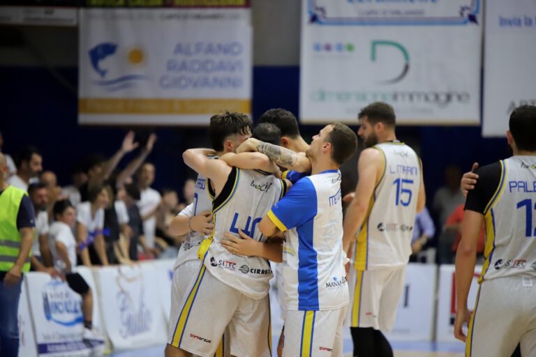 L’Orlandina Basket conquista la promozione in Serie B Nazionale! Battuta Ragusa 71-59