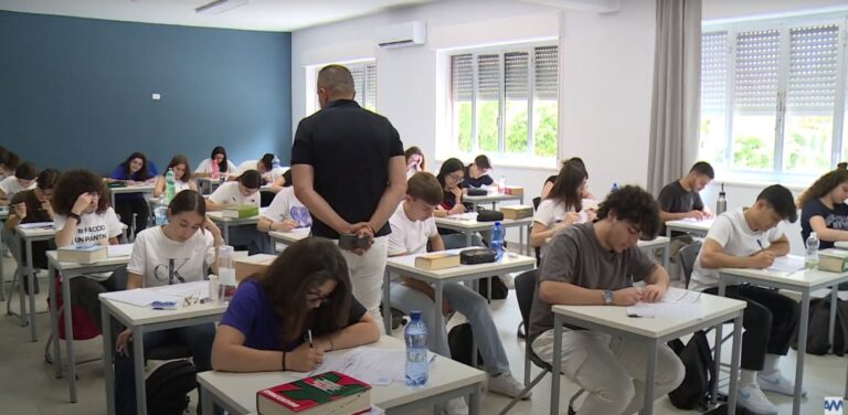 Capo d’Orlando: esami di maturità, la prova di italiano al Liceo Piccolo – VIDEO