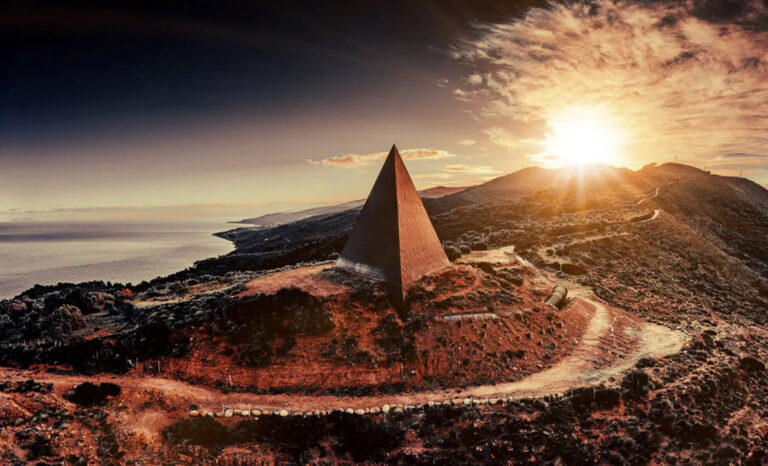 Motta d’Affermo, grande successo per l’apertura della Piramide 38º Parallelo. Migliaia di visitatori hanno celebrato il solstizio d’estate