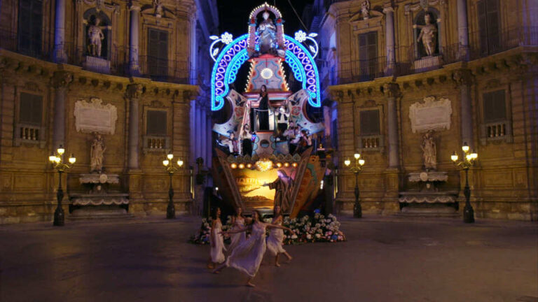 Palermo, grande aria di festa per Santa Rosalia. L’artista caprileonese Mario Valenti tra i realizzatori del carro