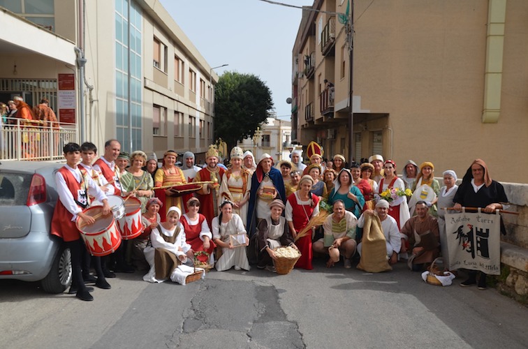 Noto: Il Corteo di Santa Lucia del Mela è il più bello di Sicilia