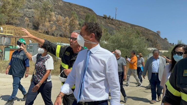 Commissione parlamentare ecomafie: oggi la visita alla discarica di Mazzarrà. Presidente Morrone “Una vera e propria emergenza”