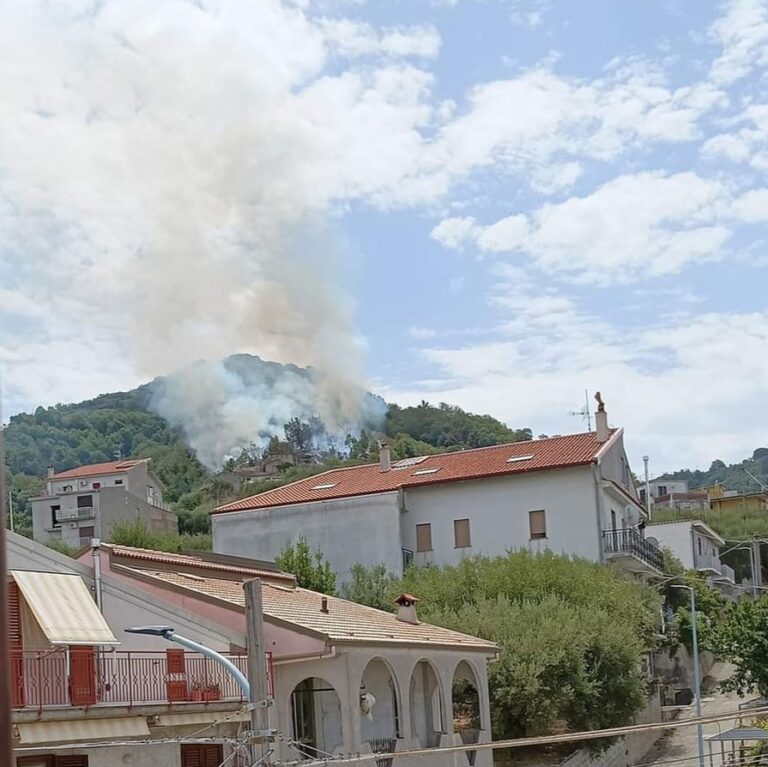 Brolo, principio di incendio in c.da Lacco