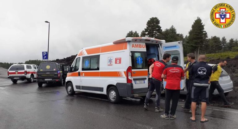 Mountain biker messinese si infortuna sull’Etna. Recuperato dal Soccorso Alpino