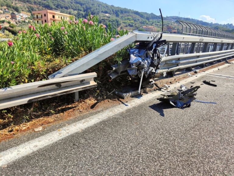 Tragedia sulla A/20: sequestrato il guard rail dove è avvenuto l’incidente mortale