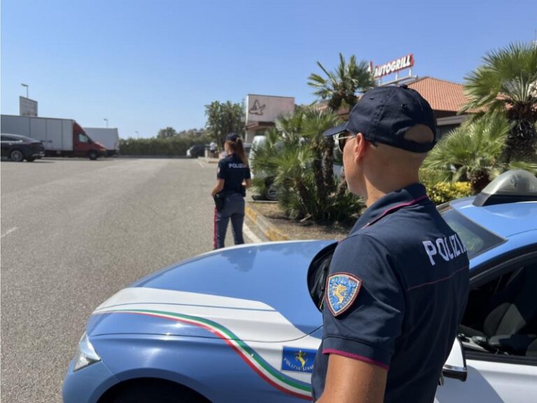 A/18: inseguimento e tentativo di speronare l’auto della Polizia Stradale; denunciati tre catanesi