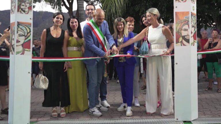 Inaugurata Oliveri Expò: fino al 31 agosto oltre 120 stand presenti – VIDEO